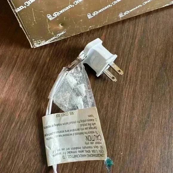 Angel Tree Topper. Roman Inc Lighted Angel. Plug In. Lace. Gold. Cream. Vintage - Picture 4 of 7